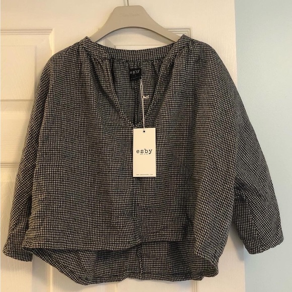 Esby Apparel Tops - 💥SOLD💥 NWT esby apparel lily top in mockingbird houndstooth
